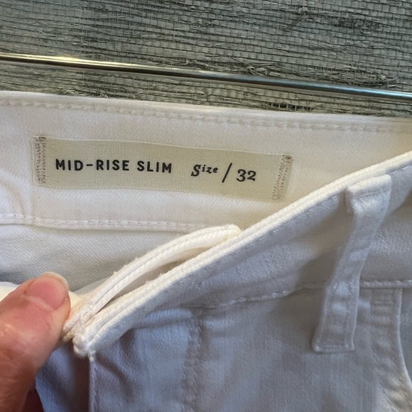 32 Anthropologie pilcro mid rise slim Bermuda jean shorts frayed edge white - Picture 12 of 15